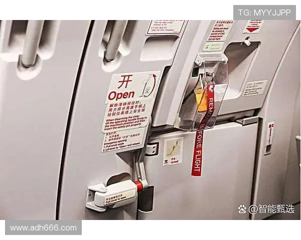 民用飞机应急滑梯的部署逻辑